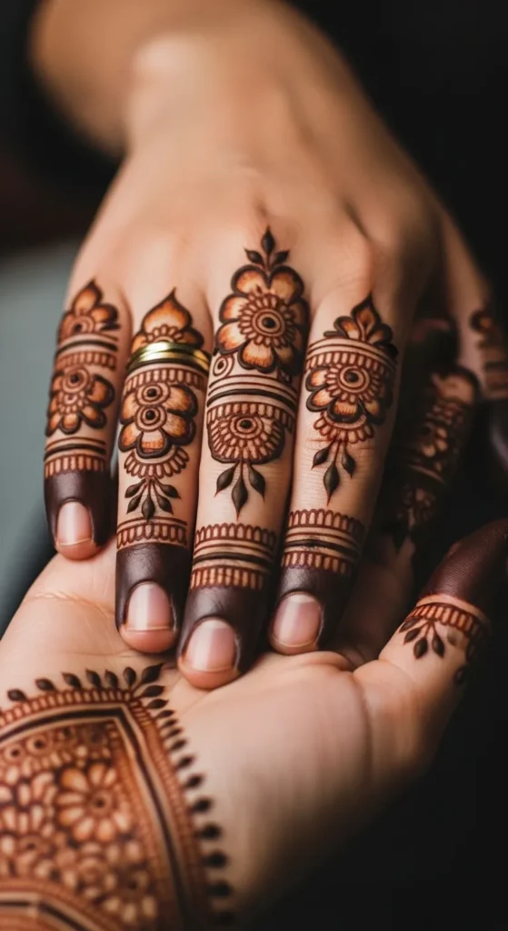  Finger-Focused Mehndi Design